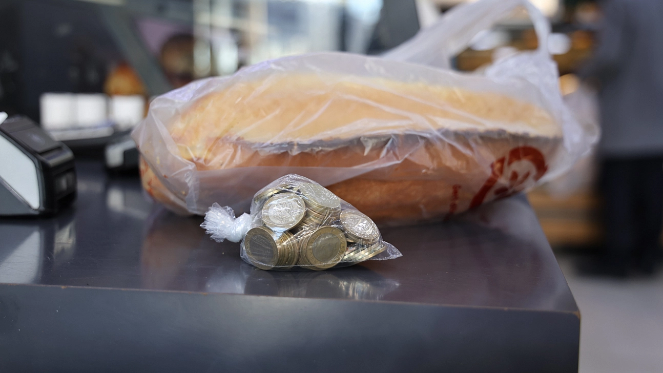 100 TL getirene iki ekmek bedava!