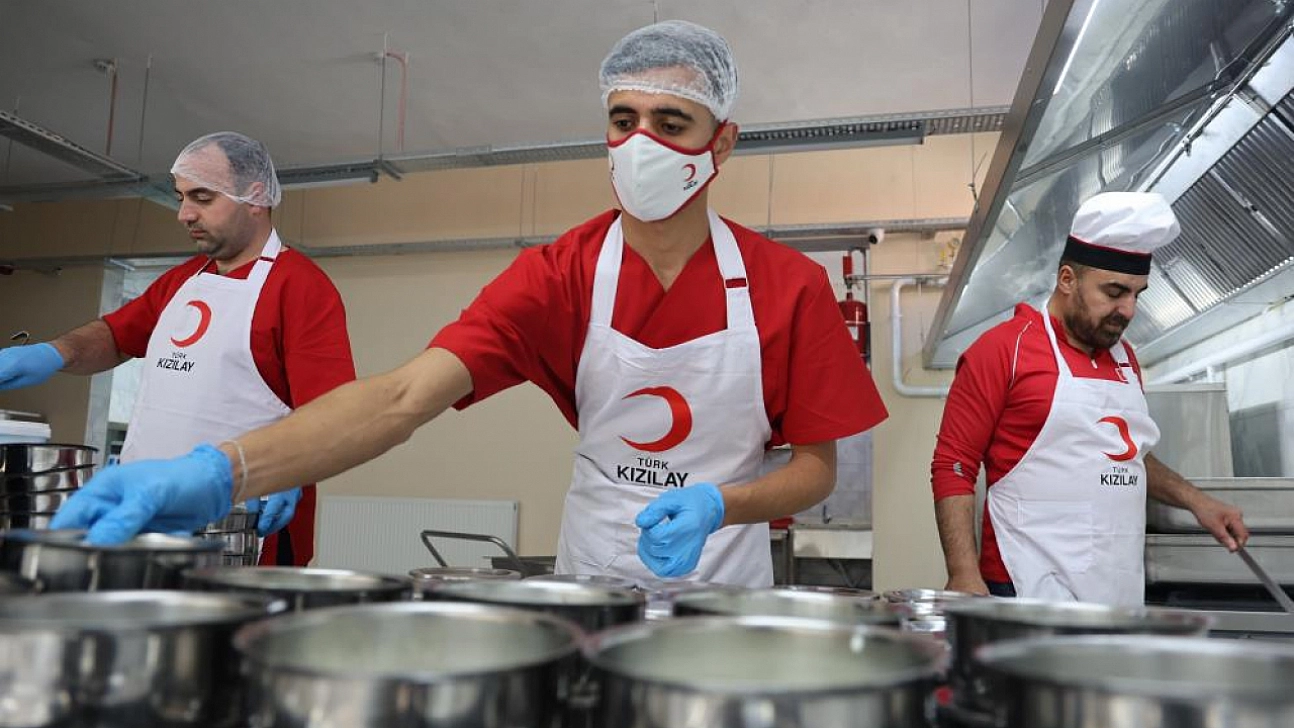 12 bin kişilik aşevi hizmete başladı