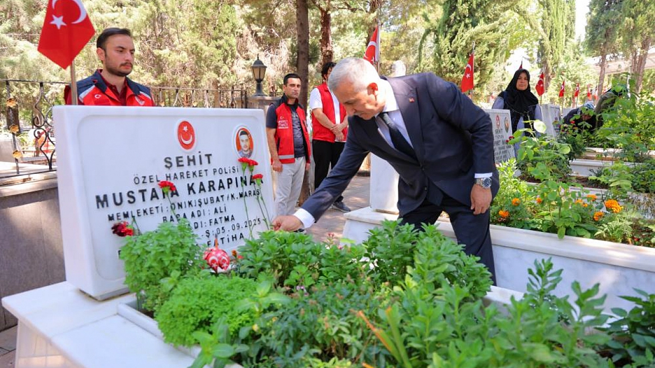 15 Temmuz anma etkinlikleri şehitlik ziyaretiyle başladı