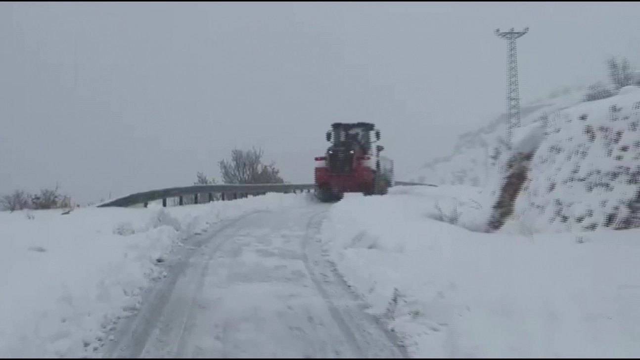 35 köy yolu ulaşıma açıldı