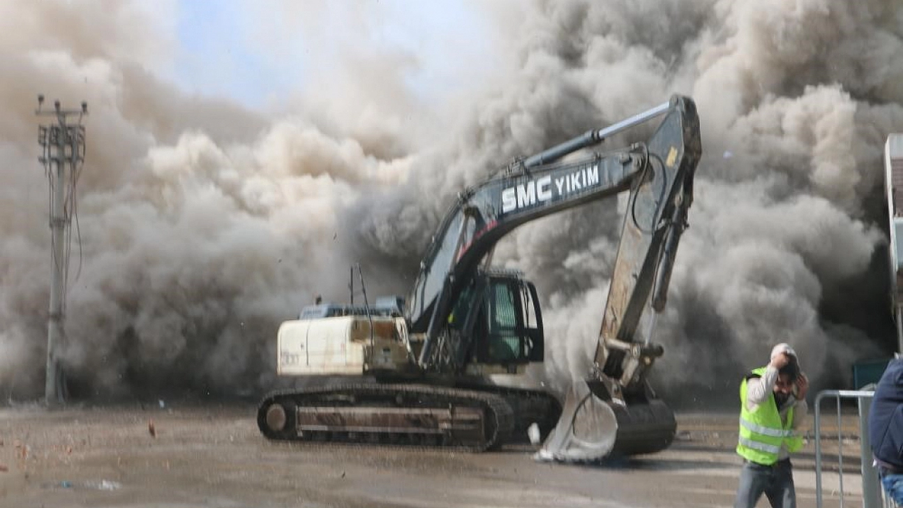 Depremin acı itirafı: Kolon var, demir yok!