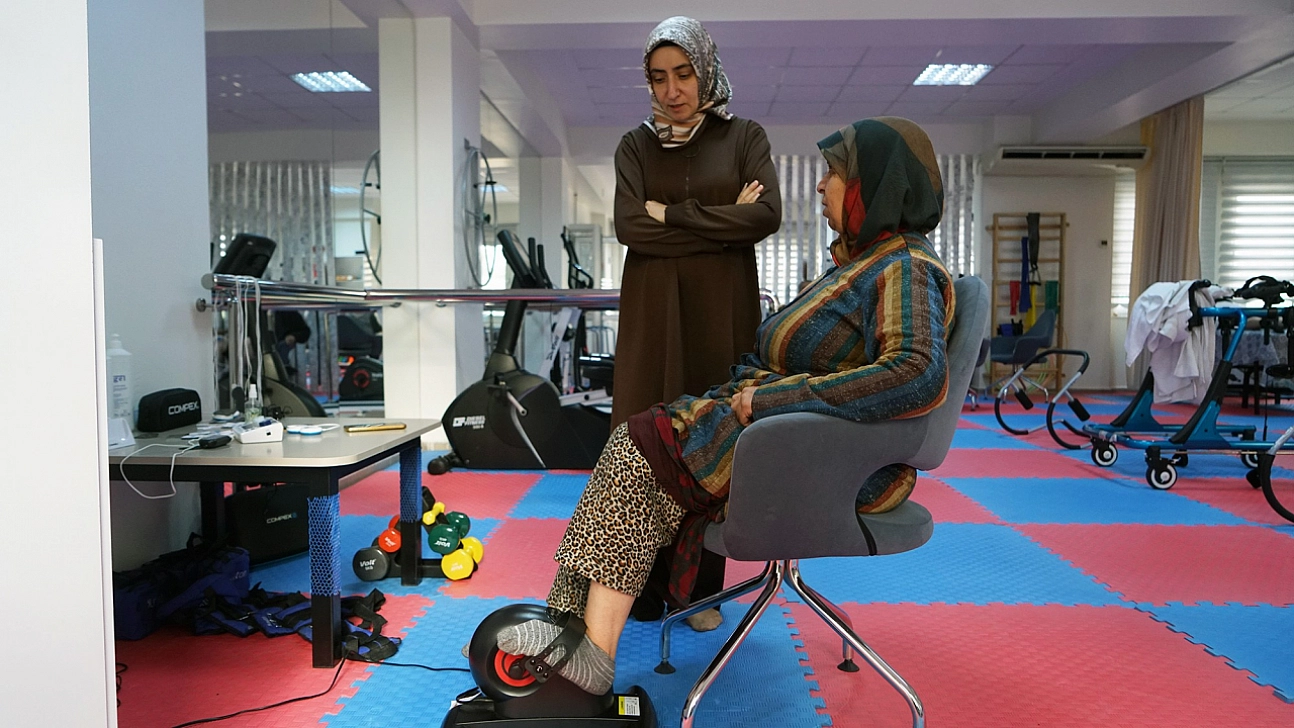 Aktif yaşam merkezinde yaş almışlara özel ilgi