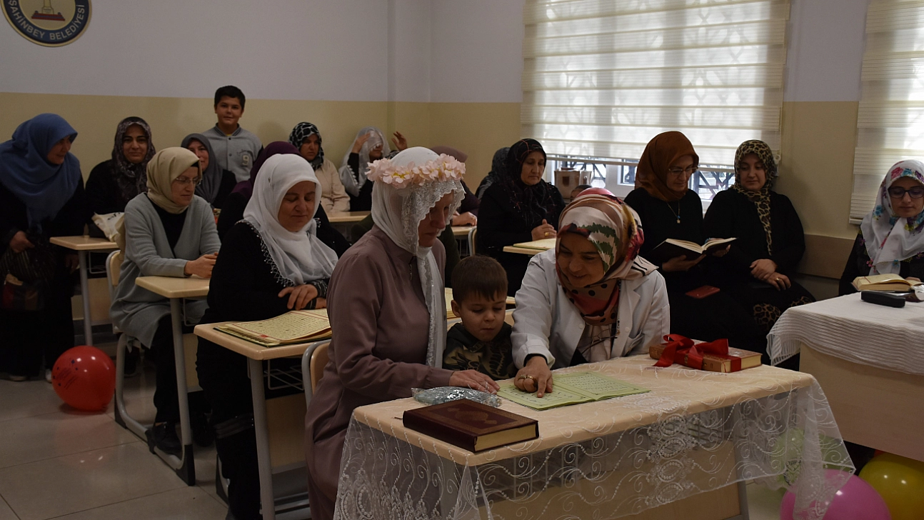 Alman kadın, Kur'an-ı Kerim'den etkilenip Müslüman oldu