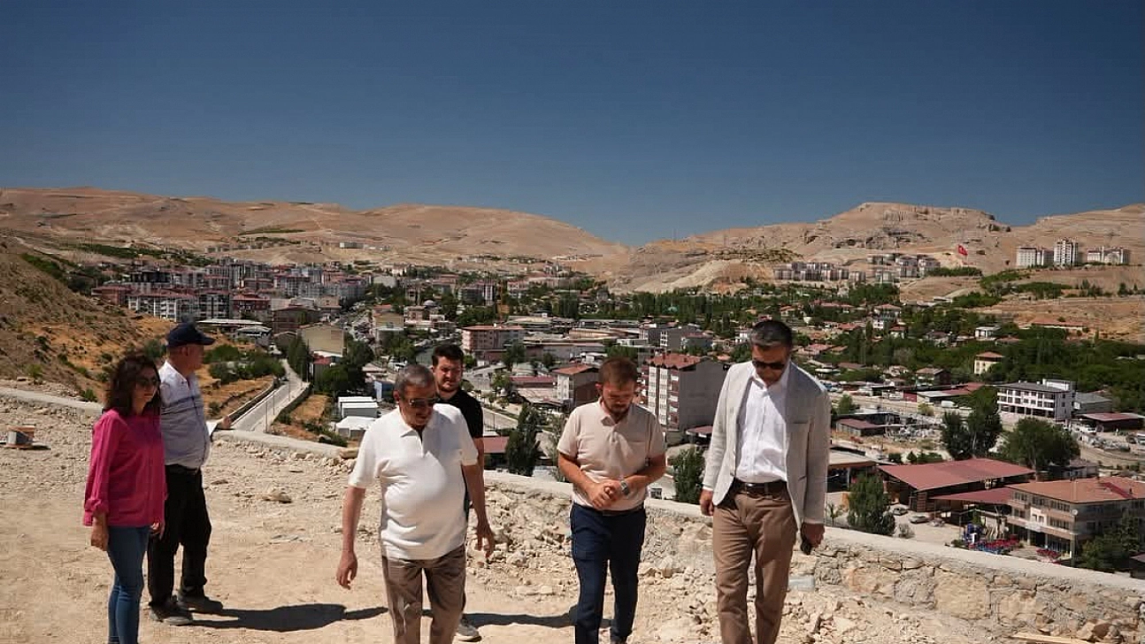 Başkan Bozkurt, Millet Bahçesi ve yol çalışmalarını yerinde inceledi