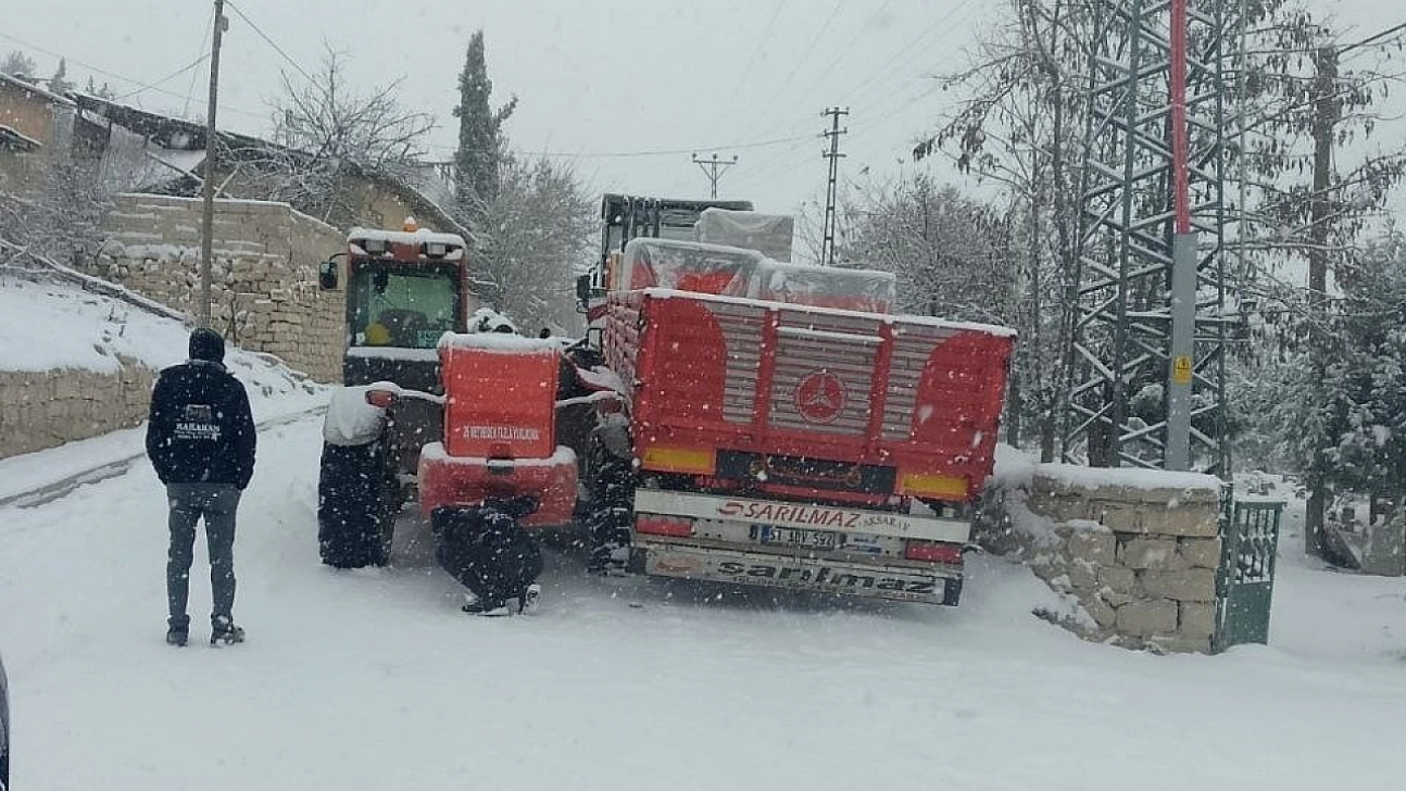 Darende'de yoğun kar yağışı ulaşımı zorlaştırdı