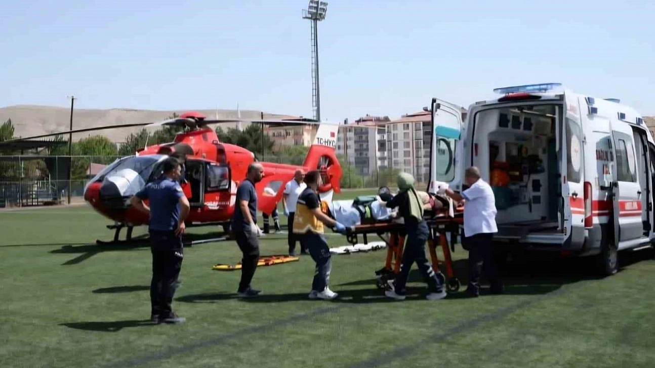 Parmağı kırılan genç ambulans helikopterle Malatya'ya sevk edildi