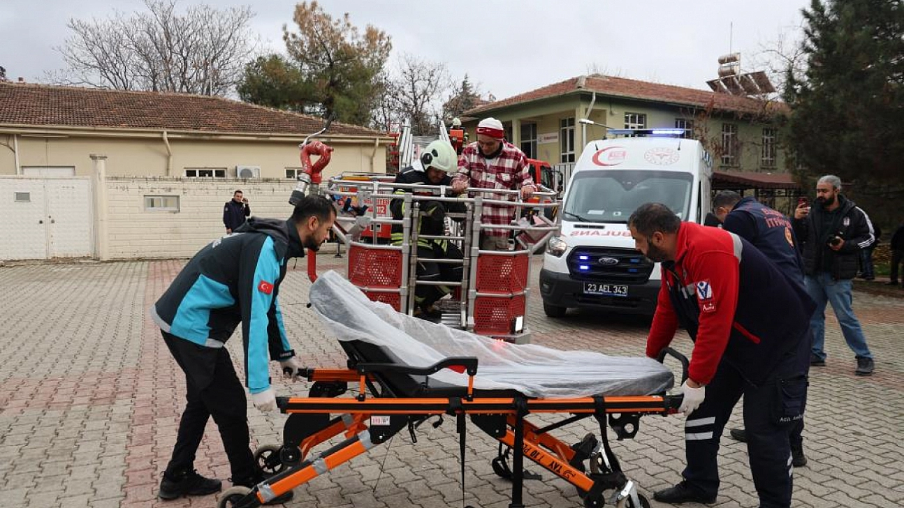 Deprem ve yangın tatbikatı gerçekleştirildi