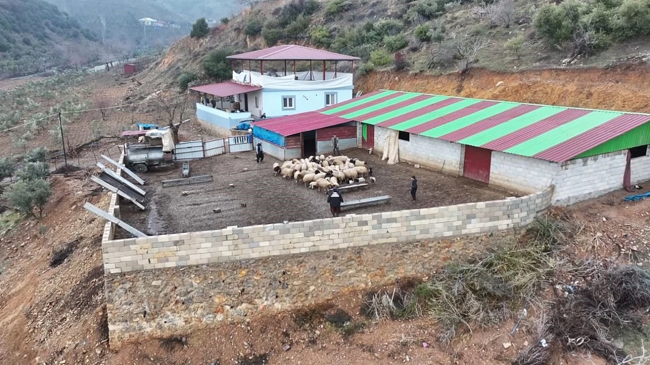 Depremzede besici devlet desteğiyle hayata tutundu