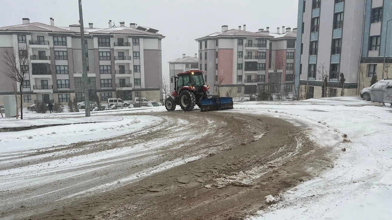 Doğanşehir'de karla mücadele seferberliği başladı