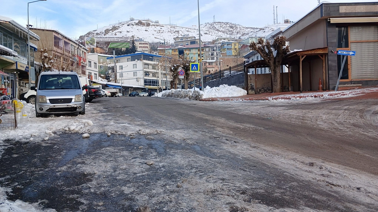 Diyarbakır buz kesti!