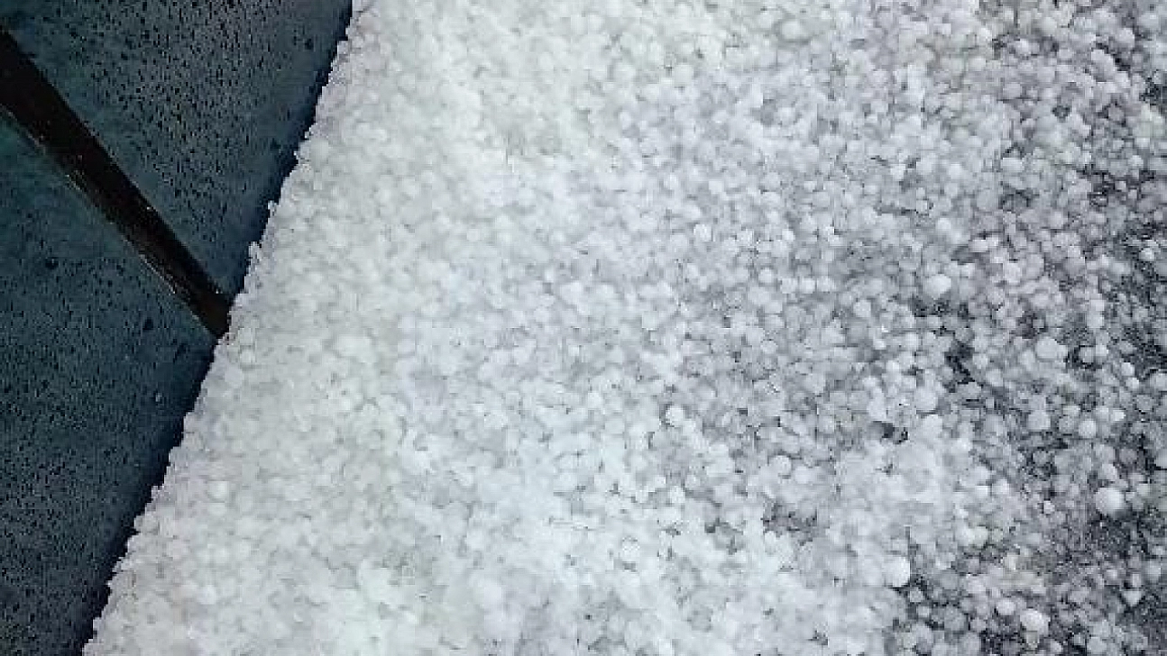 Elazığ'a dolu yağdı