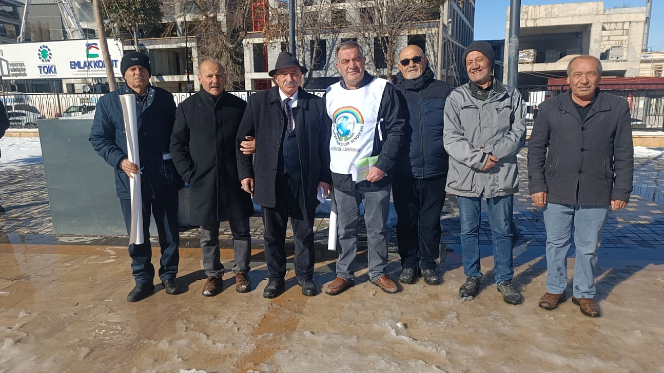 Emeklilerden Sert Tepki: 'Açlık Bile Lüks Oldu, Geçim Yoksa Seçim Var!'