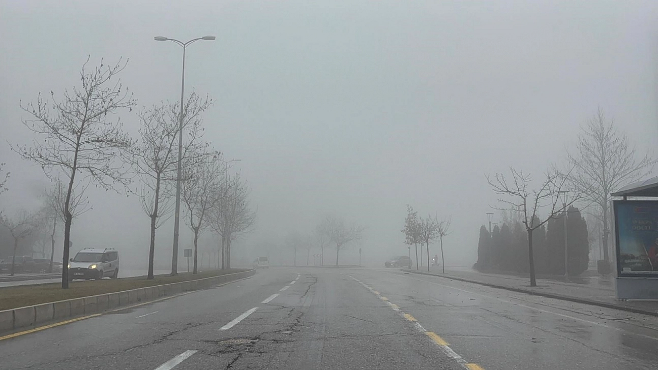 Gaziantep'te 2 gündür yoğun sis etkili oluyor