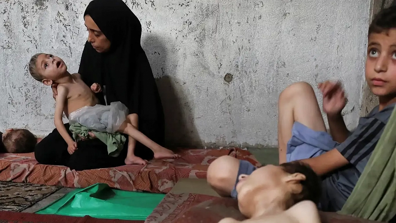 Gazze'de açlıktan ölenlerin sayısı 442'ye yükseldi