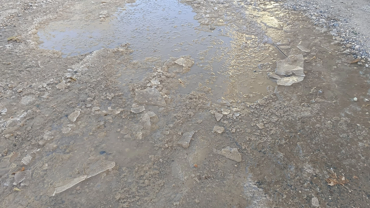 Gölbaşı'nda, sular dondu