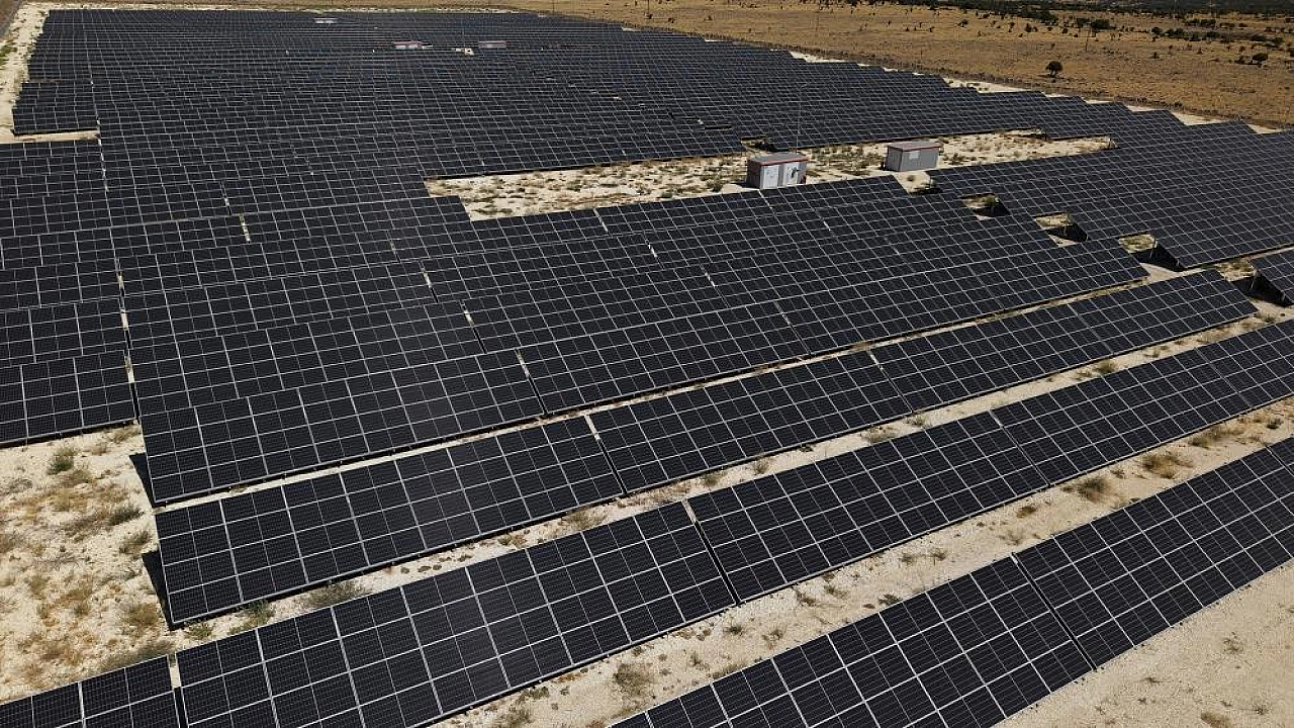 Güneşten ayda 1 milyon kilovatsaat elektrik üretiyor