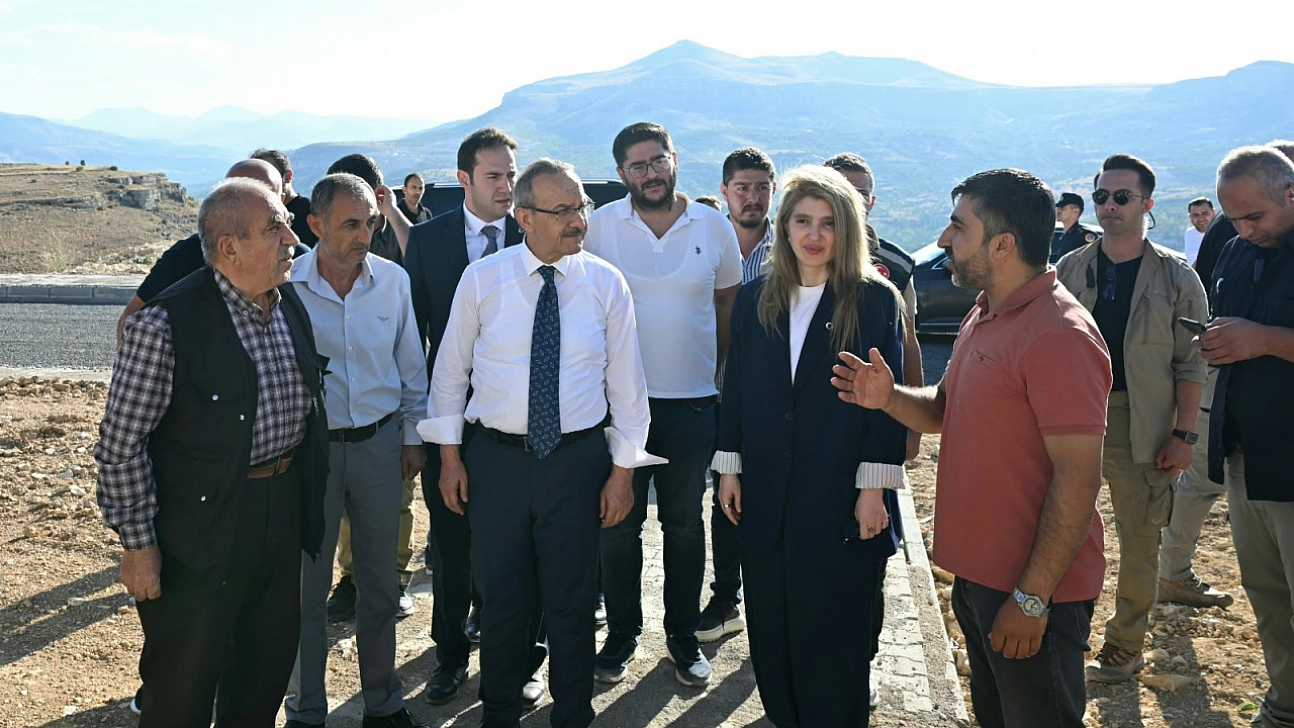 Akçadağ'da vatandaşların yüzü gülüyor: 3 bin 951 konut teslim edildi