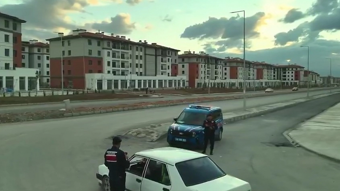 İkizce'de hareketli dakikalar! Çok sayıda kişi yakalandı!