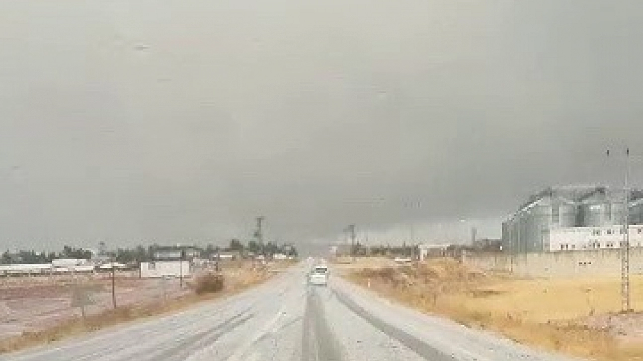 Kahta-Sincik yolunda dolu yağışı