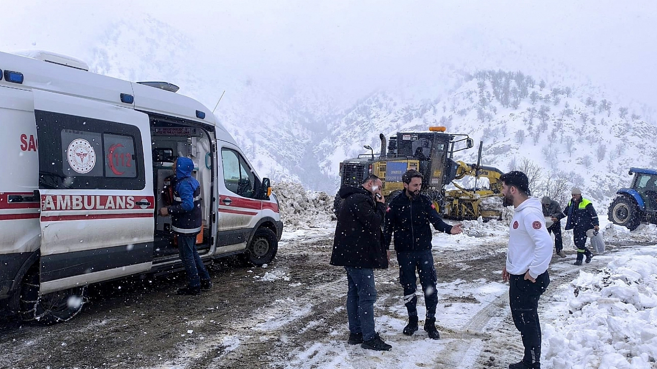 Kapanan yollar günler süren çalışmalar sonucu açıldı