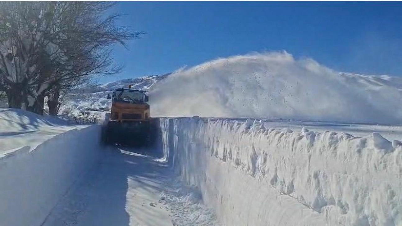 Kar hayatı felç etti: 113 köy yolu ulaşıma kapalı
