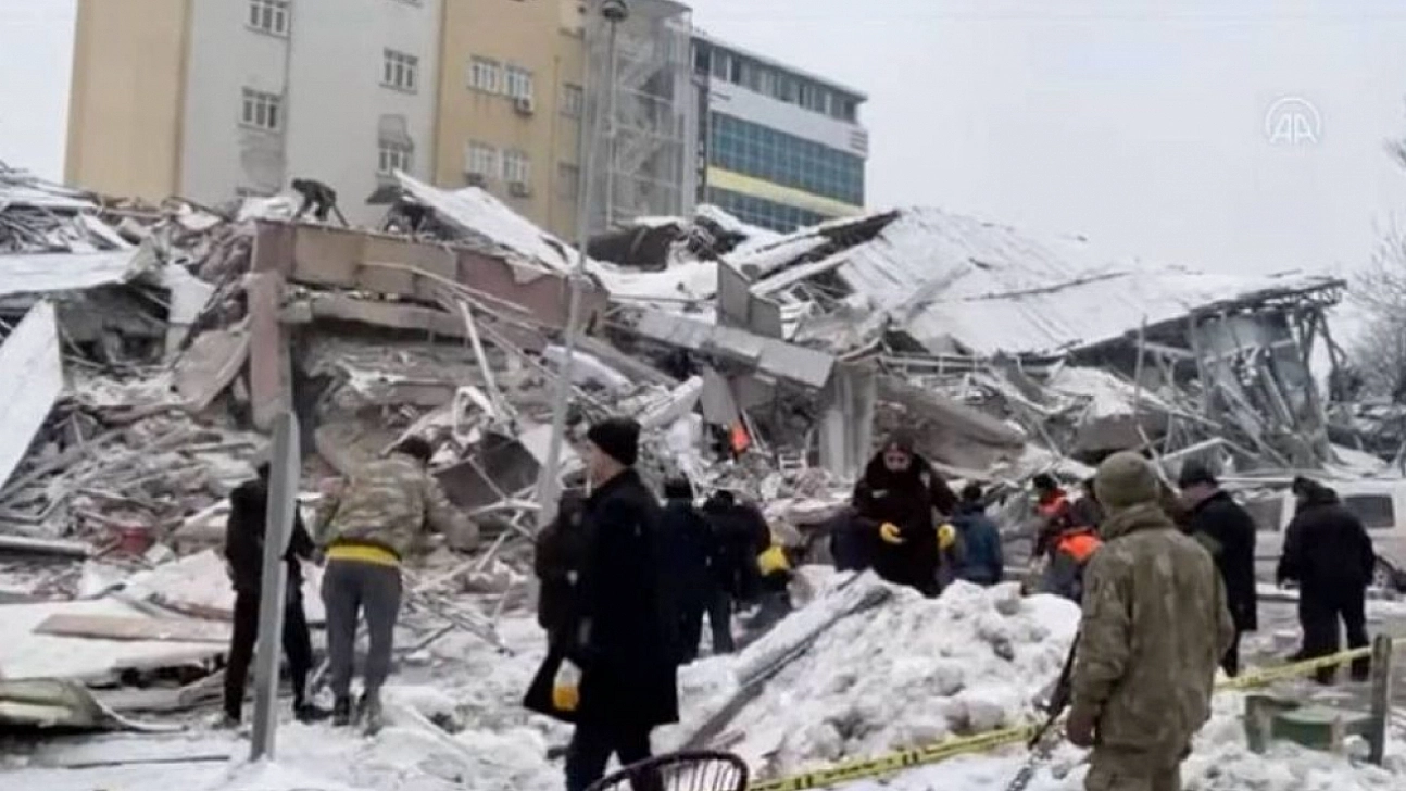 Malatya'da 16 Kişinin Öldüğü Otel Davası Ertelendi: Adalet Bilirkişiyi Bekliyor!