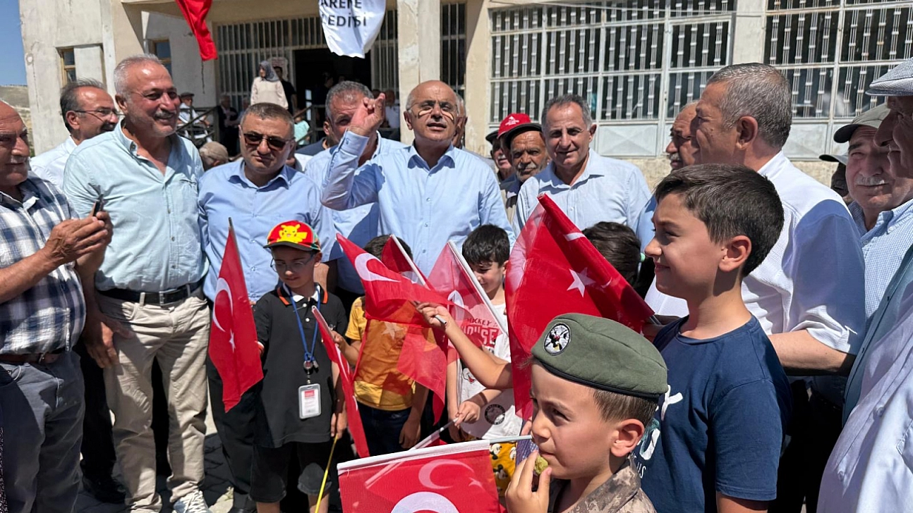 Malatya'da bin kişiye aşure dağıtıldı