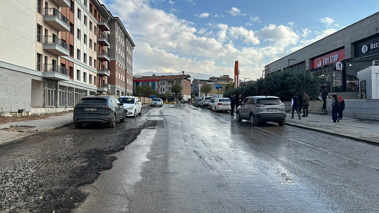 Malatya'da konteyner çarşı kaldırıldı! Yol yeniden açıldı