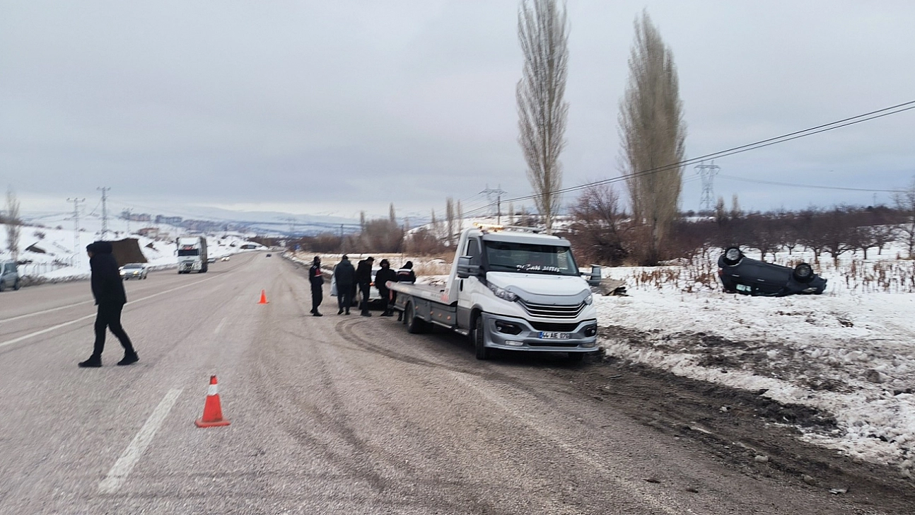 Malatya'da Kuş Sürüsünden Kaçmak İsterken Takla Attı: 1 Yaralı