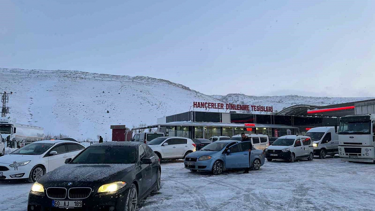 Malatya'da tipi ulaşımı aksattı