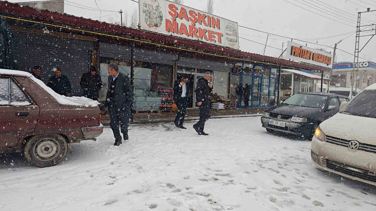 Malatya Beyaza Büründü: Kırsal Bölgelerde Kar Kalınlığı Yarım Metreyi Geçti