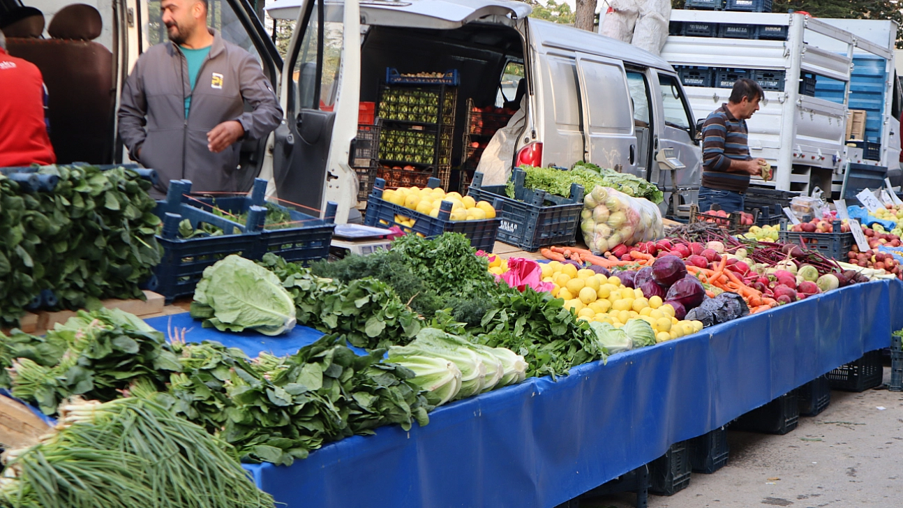 Malatya perşembe pazarında sebze meyve fiyatları....