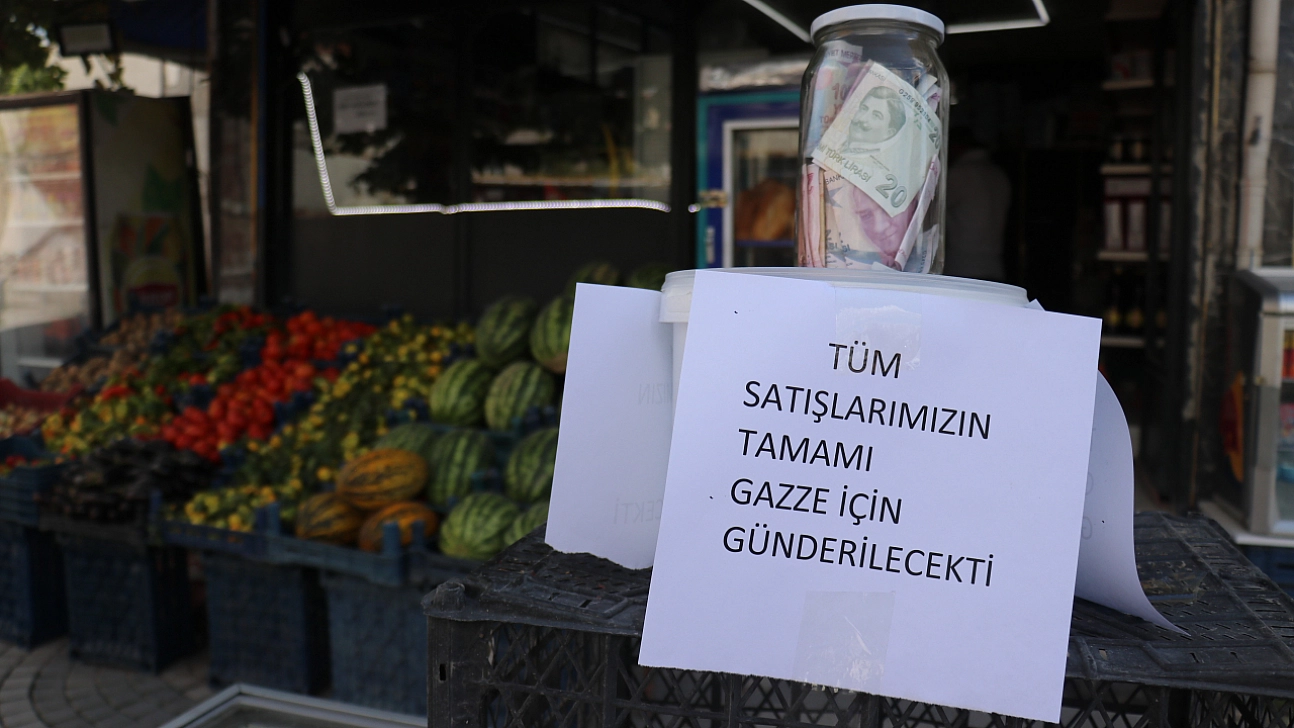 Malatyalı depremzede esnaftan Gazze'ye anlamlı destek: Günlük kazancını bağışladı