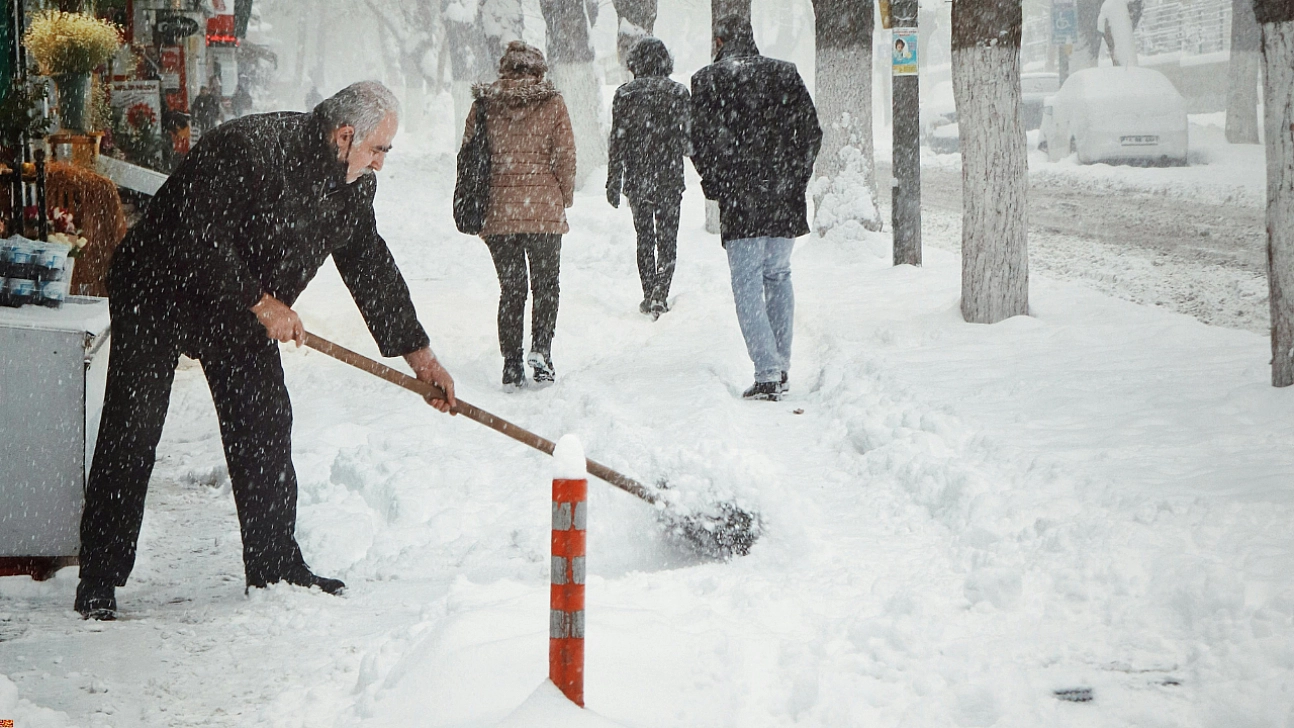 MGM'den 'sarı kod' alarmı: Malatya için çığ, don ve kuvvetli kar uyarıları peş peşe geldi...