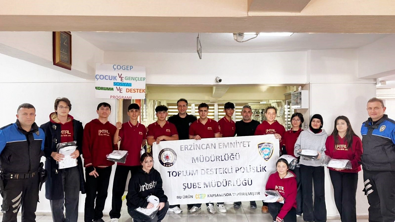 Öğrencilere kayak kursu