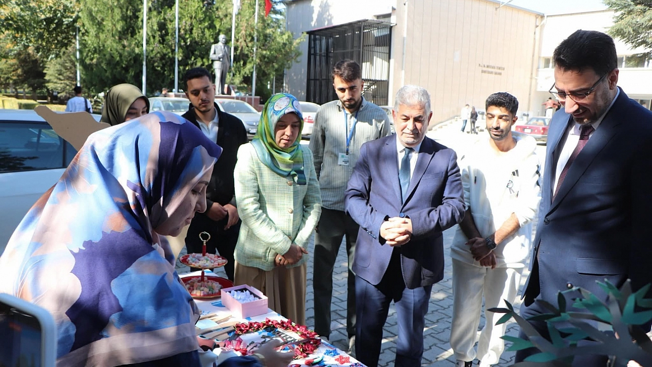 Öğrencilerinden Filistin'e yardım eli