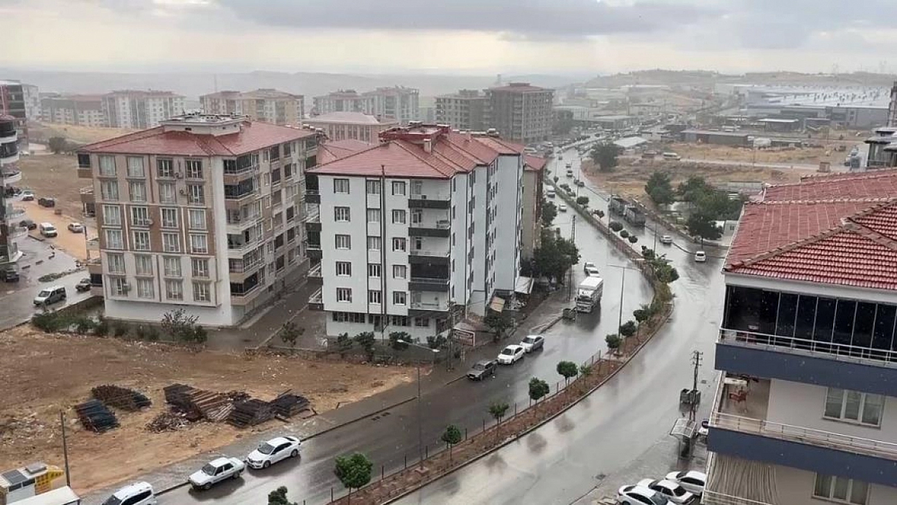 Sağanak yağış etkili oldu