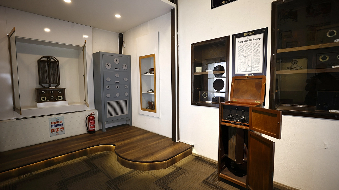 Telgraftan radyoya dönüştürüldü: 106 yıllık nostalji Malatya'da sergileniyor