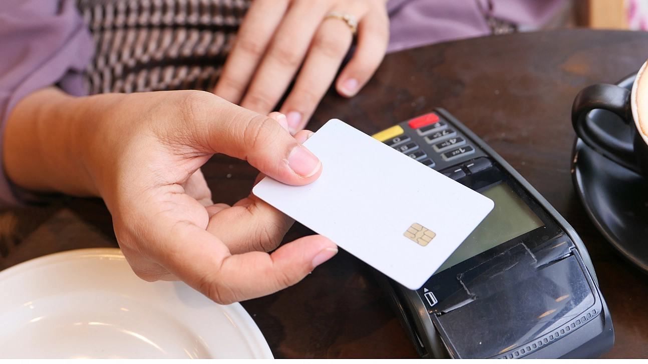 Temassız kartlarda yeni dönem: Şifresiz işlem limiti değişti!