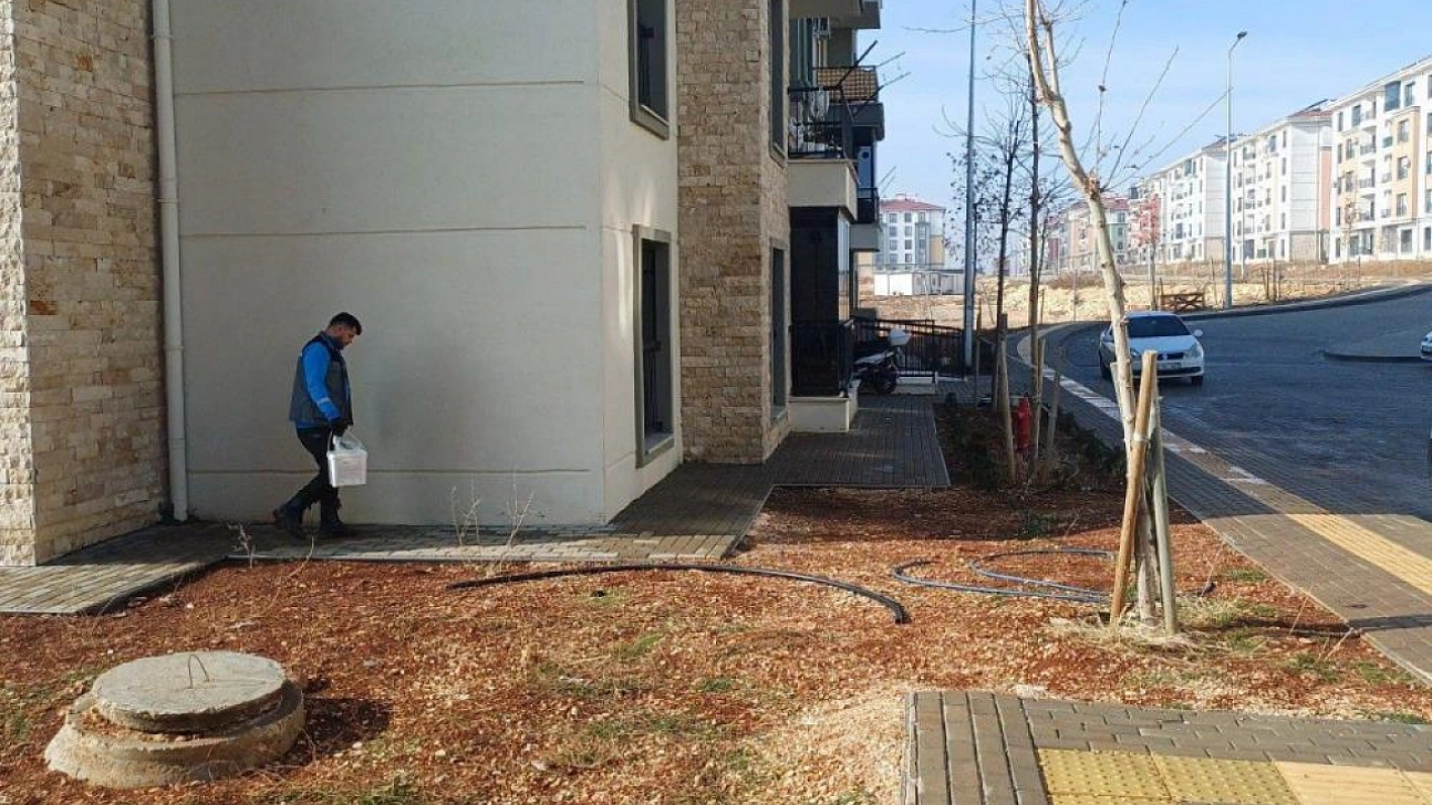 TOKİ konutlarında kapsamlı haşere ilaçlama çalışması yapıldı