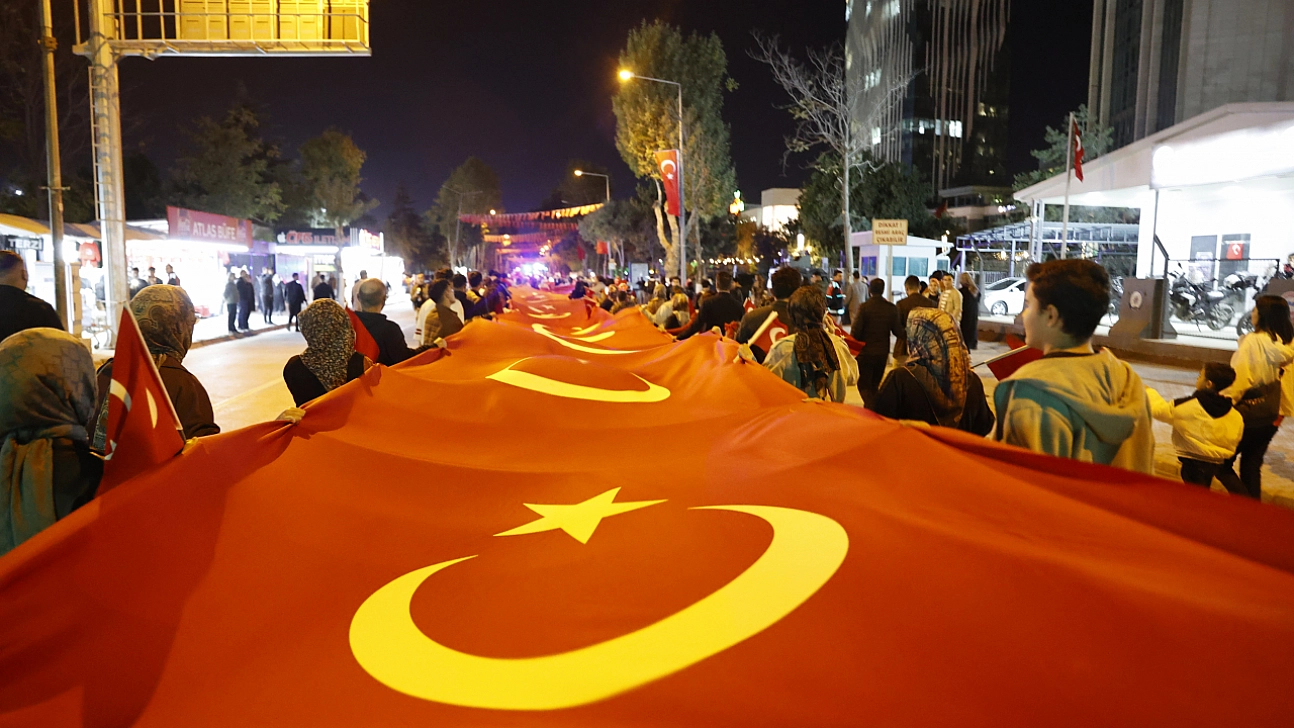 Türkiye'de Cumhuriyet Coşkusu: 102. Yıl Dönümü Malatya'da Kutlandı