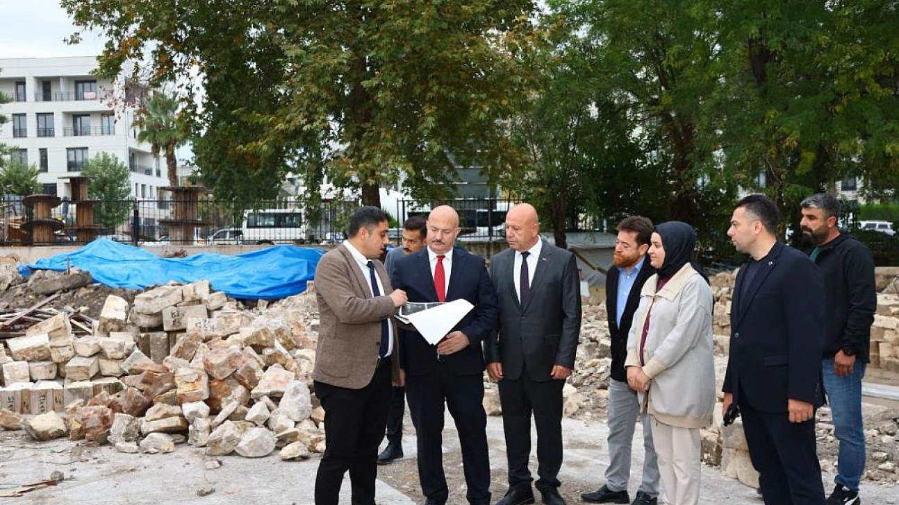 Vali Küçük, Arkeoloji Müzesi inşaatında incelemelerde bulundu
