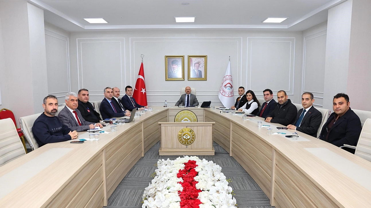 Vali yardımcılarıyla değerlendirme toplantısı yapıldı