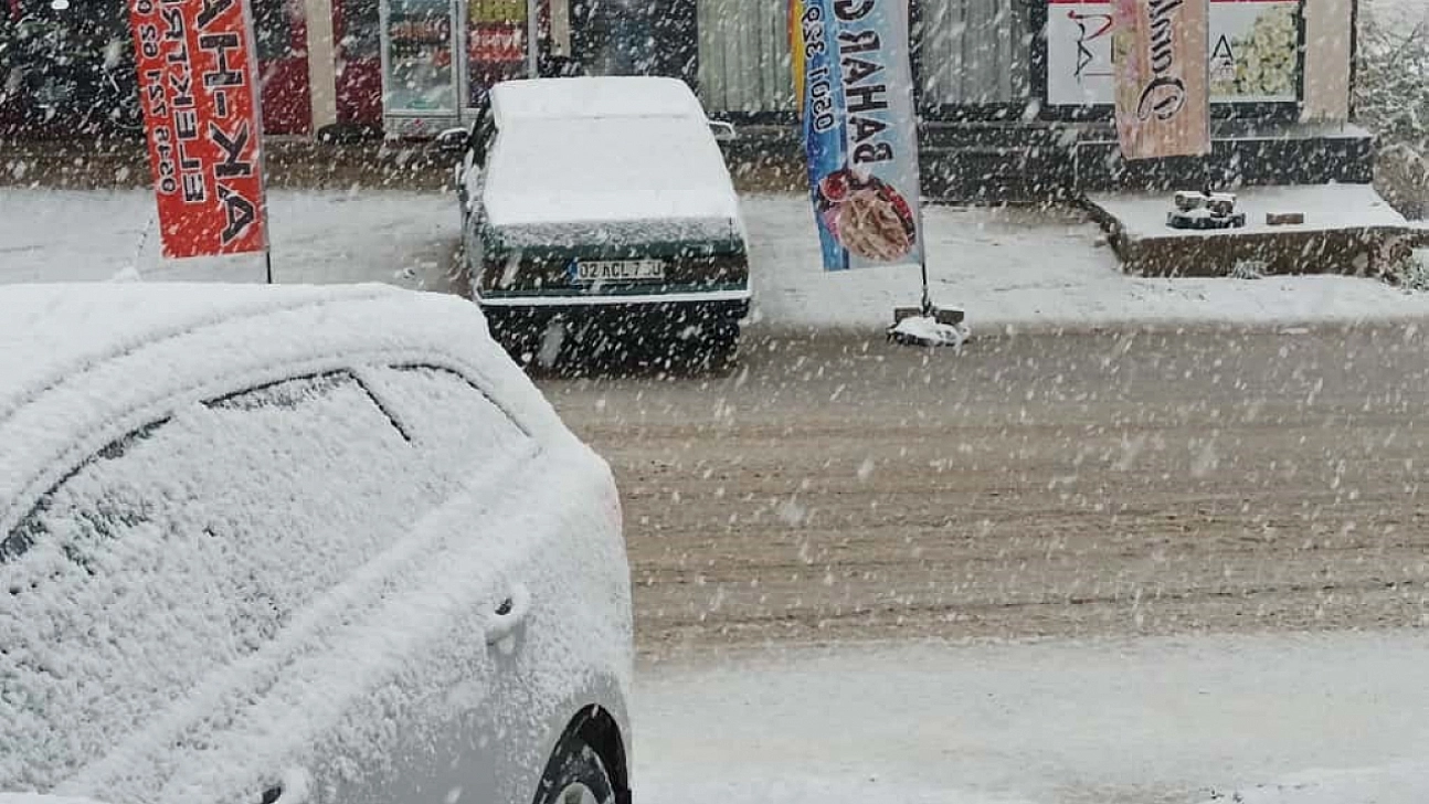 Yılın ilk kar yağışı başladı