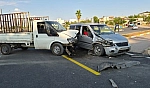 Kamyonet ile hafif ticari araç çarpıştı: 1 yaralı