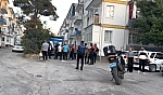Malatya'da akrabalar birbirine girdi, polis havaya ateş açtı, taşlar sopalar havada uçuştu