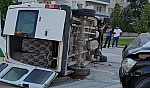 Malatya'da kaza: Minibüs yan yattı