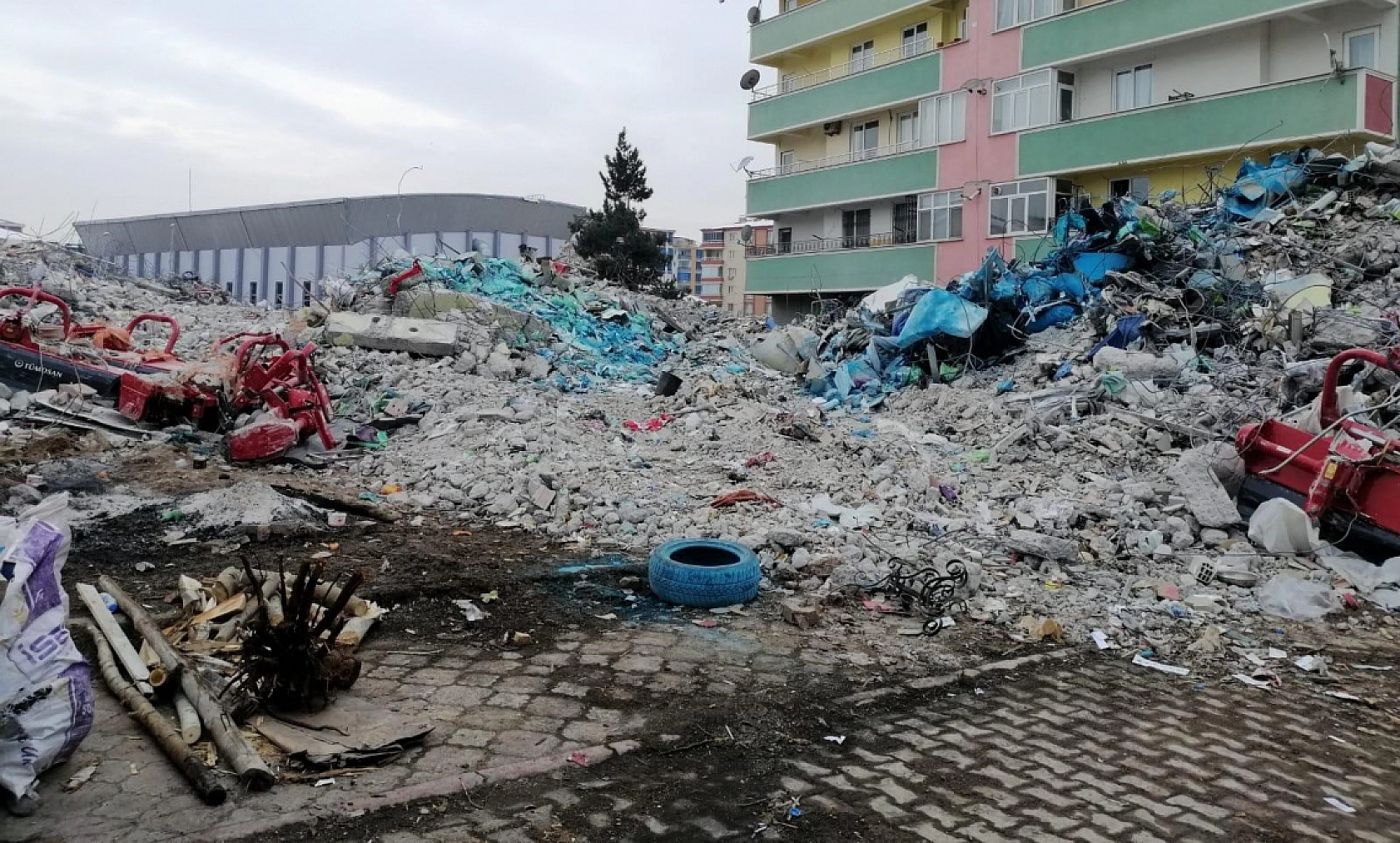 Malatya'da 19 kişiye mezar olmuştu: Mahkemede apartmanın mühendislik hataları sıralandı