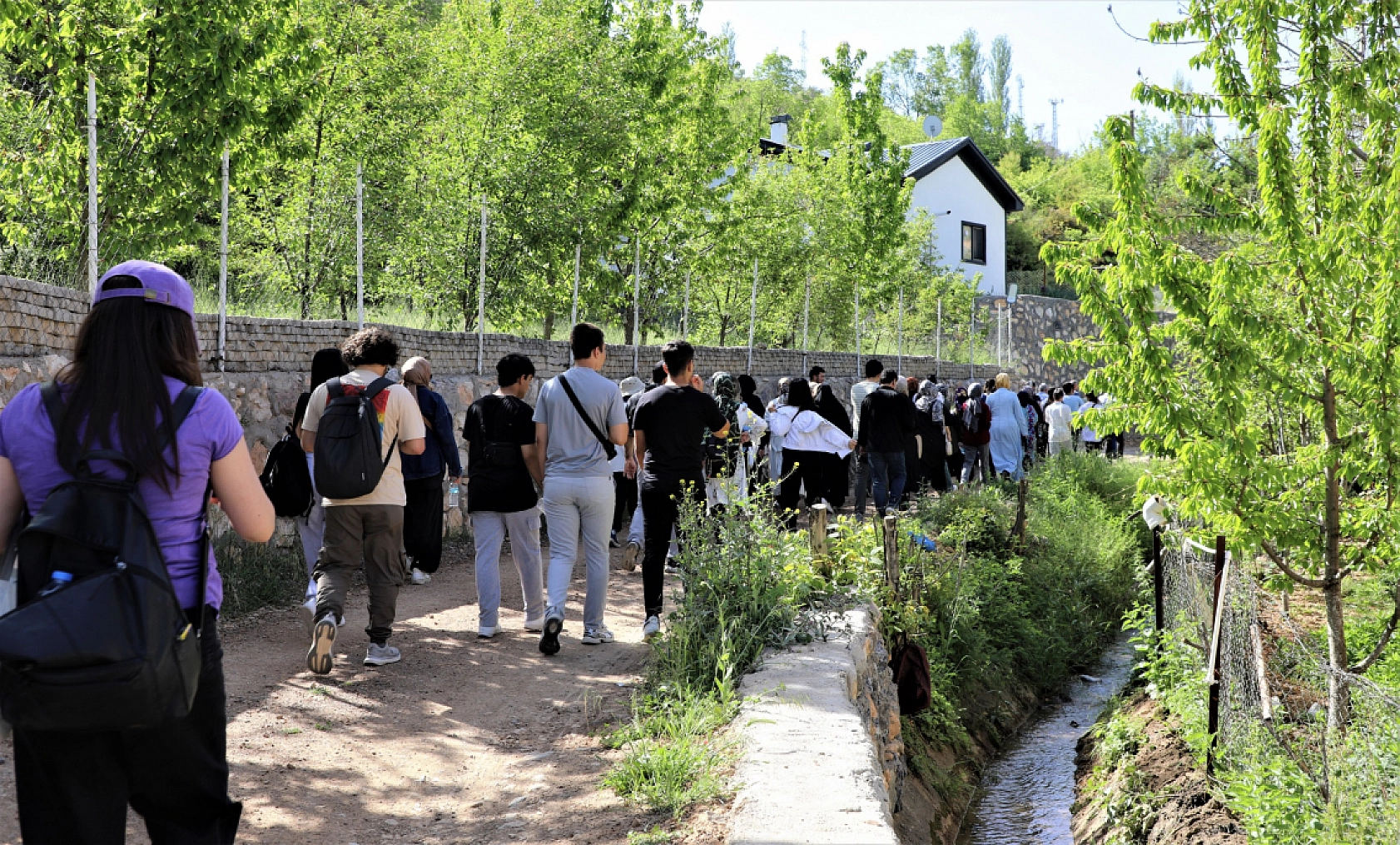 Malatya'da gençler Konak'tan Horata'ya doğa yürüyüşü