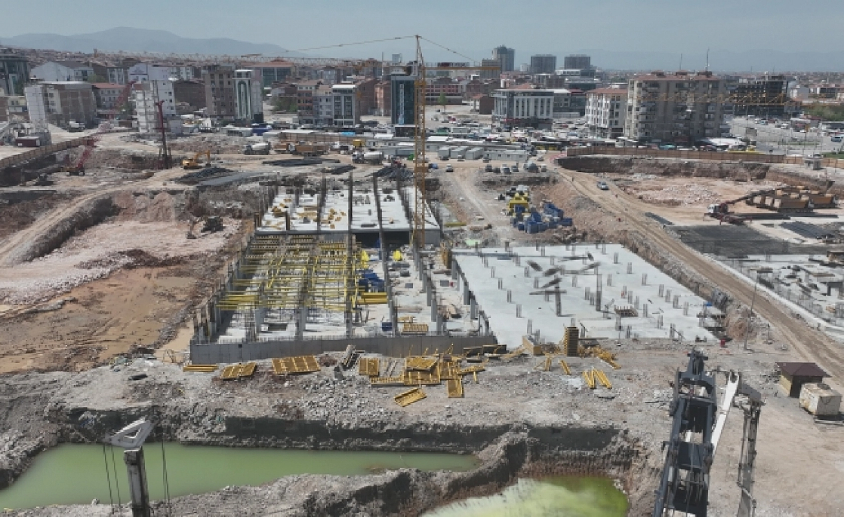 Vali Sorumluluk Almıyor: Merkez İçin Rezerv Alanlar Mecburiyet!